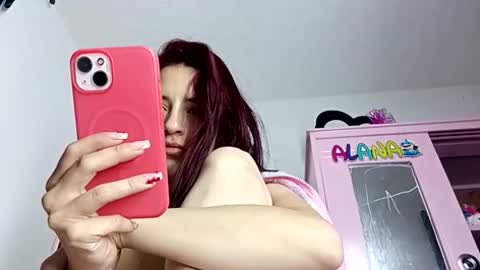 isabella online show from February 24, 8:01 am