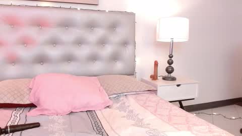 alana online show from November 30, 3:43 am