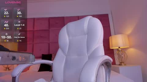 alanah_connors online show from September 15, 12:38 pm