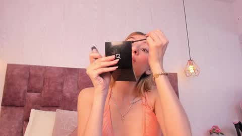 ALANA  online show from April 16, 1:06 am