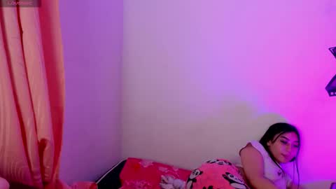 ALANA Please follow me  online show from March 18, 3:53 am