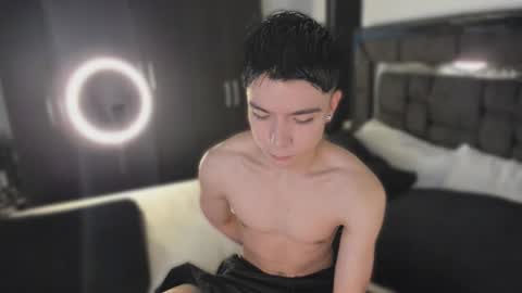 alanblack1 online show from March 13, 1:07 pm