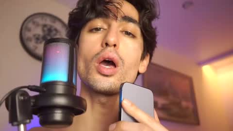 idenavarre online show from January 10, 10:46 pm