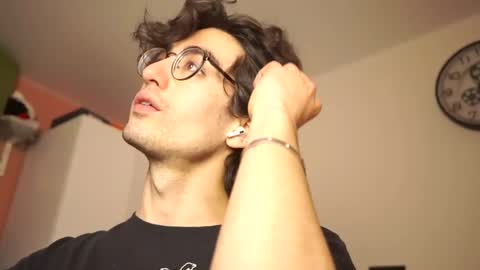 idenavarre online show from February 20, 12:30 am