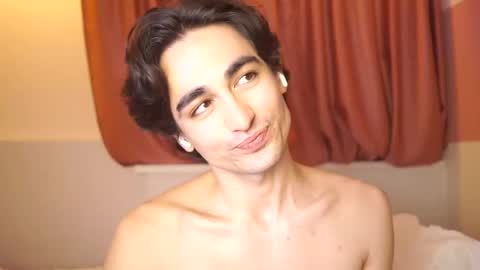 idenavarre online show from February 23, 1:13 am