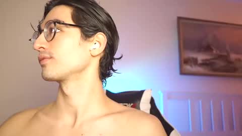 idenavarre online show from February 23, 10:20 pm