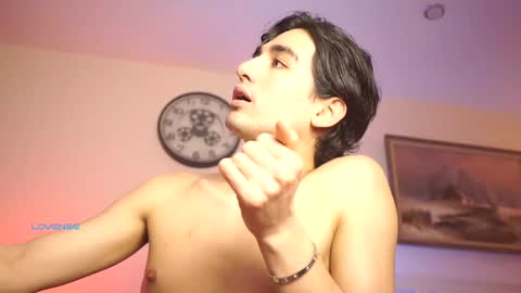 idenavarre online show from February 27, 9:14 pm