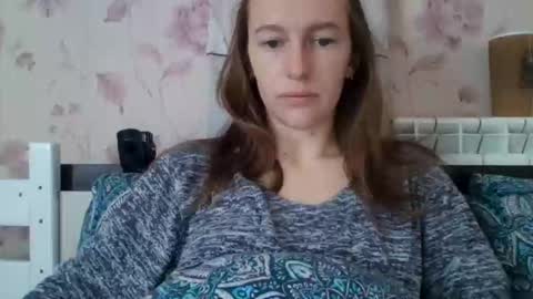 Snapshot of alane26 chatting on May 25, 9:37 am Elisa online show from May 25, 9:37 am