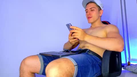 Alan Ferrer online show from December 21, 11:17 am