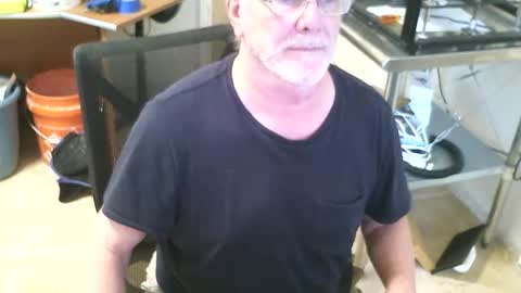 Snapshot of alanlee10allen chatting on November 24, 9:03 pm Alanlee10allen online show from November 24, 9:03 pm