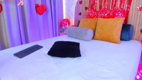 Alanna  online show from February 15, 1:31 am