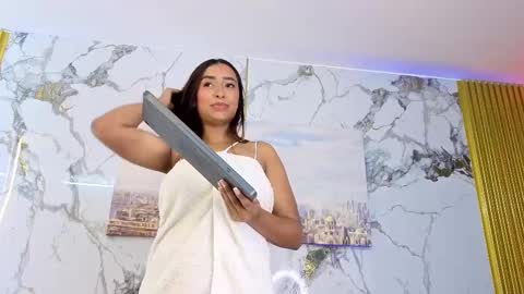 alanna_jones11_aws online show from September 12, 11:10 am