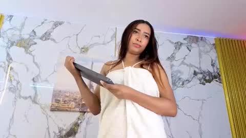 alanna_jones23_aws online show from September 12, 11:10 am