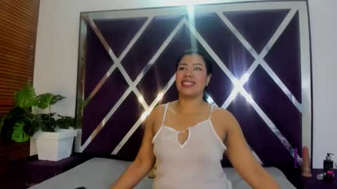 Snapshot of alannaht chatting on May 24, 2:22 pm alannaht online show from May 24, 2:22 pm