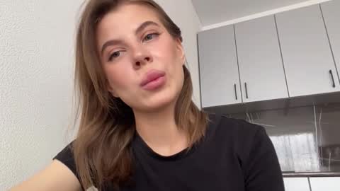 Mila online show from October 29, 8:27 am