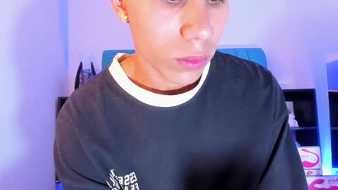 alannaughty_ online show from December 18, 9:18 pm