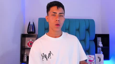 alannaughty_ online show from December 21, 8:43 pm