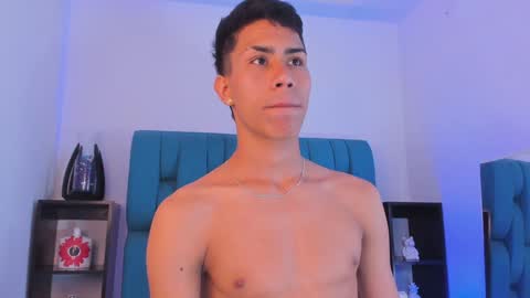 alannaughty_ online show from December 24, 9:11 pm