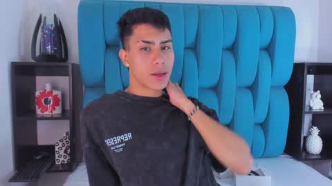 alannaughty_ online show from January 4, 8:27 pm