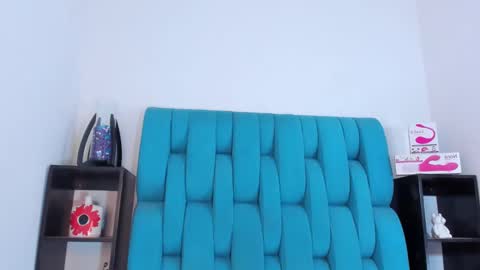 alannaughty_ online show from January 14, 11:05 pm