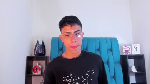 alannaughty_ online show from January 19, 4:01 am