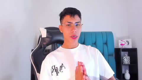 alannaughty_ online show from January 23, 10:01 pm