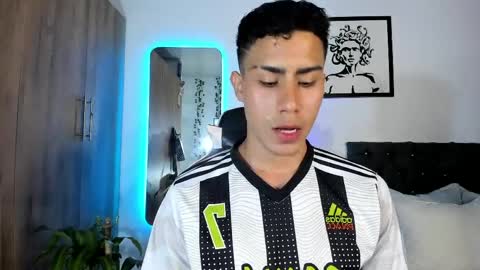 alannaughty_ online show from April 15, 12:06 am