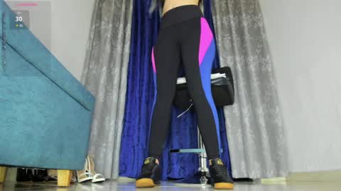 Snapshot of alannis_blue1 chatting on April 7, 4:02 am ALANNIS online show from April 7, 4:02 am