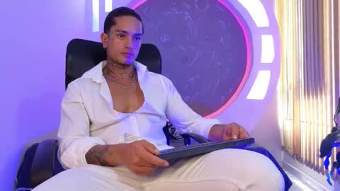 alan online show from September 12, 5:35 pm