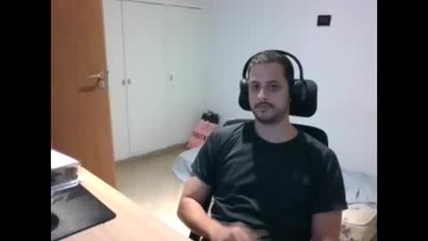 Snapshot of alansier chatting on April 9, 4:56 pm alansier online show from April 9, 4:56 pm