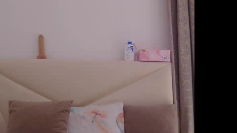 Snapshot of alaouirim25 chatting on May 11, 2:45 pm AllylicArabis online show from May 11, 2:45 pm