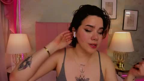 albaandthayron online show from February 6, 9:17 pm