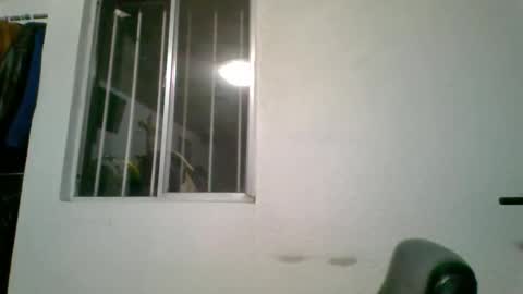 albertoarenas16 online show from May 4, 4:08 am