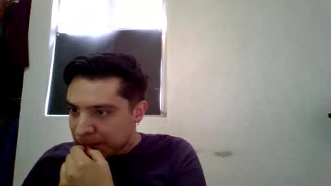albertoarenas16 online show from May 7, 8:58 pm