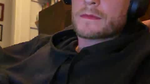 Snapshot of aldalo44 chatting on July 3, 12:17 am just us online show from July 3, 12:17 am