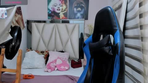 Snapshot of ale_noah_xxx chatting on December 11, 2:41 am ale_noah_xxx online show from December 11, 2:41 am