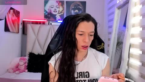 Snapshot of ale_noah_xxx chatting on December 31, 7:40 pm ale_noah_xxx online show from December 31, 7:40 pm