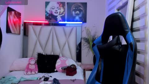 Snapshot of ale_noah_xxx chatting on January 4, 3:18 am ale_noah_xxx online show from January 4, 3:18 am