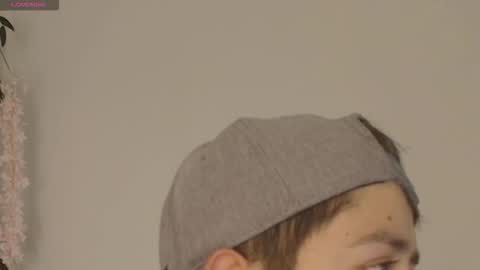 ALEC ANDREWS online show from November 25, 9:26 pm