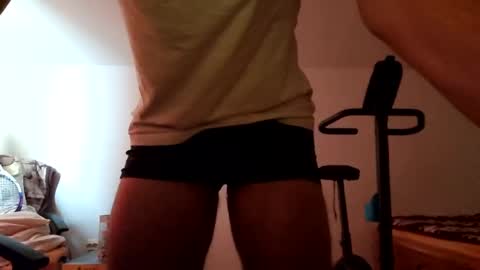 Snapshot of alecjohns123 chatting on February 5, 8:11 am alecjohns123 online show from February 5, 8:11 am