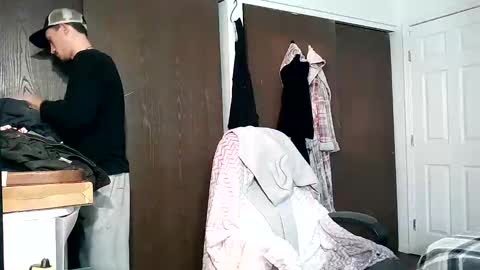 Snapshot of alecurclit chatting on December 21, 10:19 pm alecurclit online show from December 21, 10:19 pm