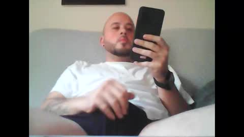 Snapshot of aleeexxxx4u chatting on October 22, 7:30 am aleeexxxx4u online show from October 22, 7:30 am