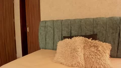 Aleera online show from February 5, 7:40 pm