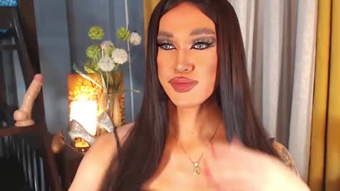 Snapshot of aleinacroft chatting on March 5, 9:48 pm aleinacroft online show from March 5, 9:48 pm