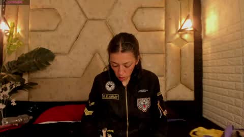 aleja__slav3 online show from April 16, 9:37 pm