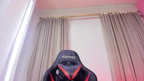 Snapshot of aleja_hill chatting on March 5, 4:52 am Aleja Hill online show from March 5, 4:52 am