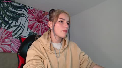 Snapshot of alejabeltran chatting on January 7, 1:03 pm Aleja online show from January 7, 1:03 pm