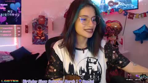 Snapshot of alejabeltran chatting on March 1, 5:16 pm Aleja online show from March 1, 5:16 pm