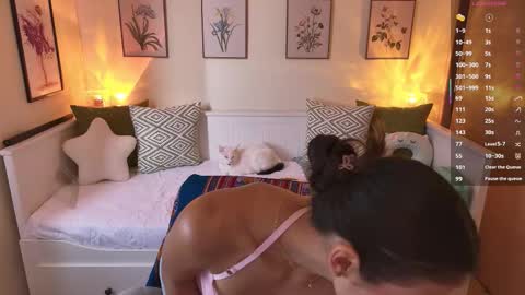 Alejandhra online show from March 25, 12:33 pm