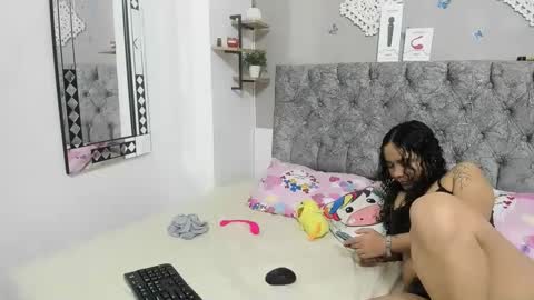 Snapshot of alejandra_evanss chatting on December 4, 2:53 am alejandra_evanss online show from December 4, 2:53 am